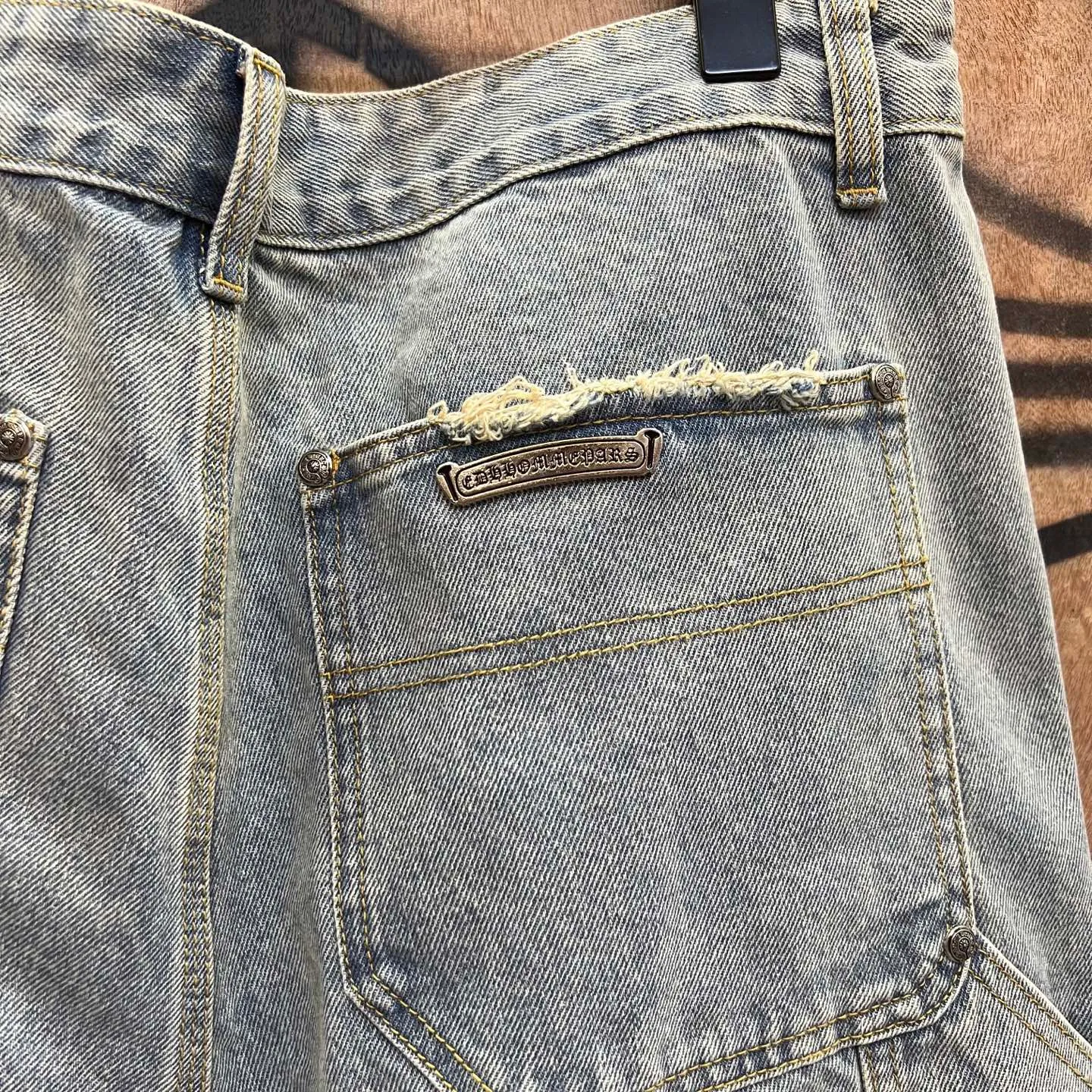 P510 chrome hearts limited series new city limited jeans Chrome Hearts city limited denim shorts vintage levis American made 501 505 517 base version remake Levis American made 501 base version imported sheepskin 925 silver remake Customers provide waist and pants length or height and weight The studio will select the most suitable base version for you to remake There are many people doing remakes in the market Don't belittle or comment The difference is visible to the naked eye See more and compare yourself #CHROME HEARTS Unisex style